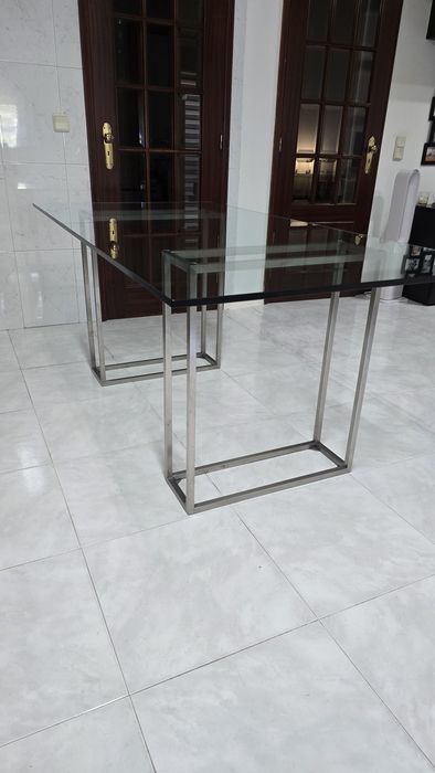 Mesa de jantar em vidro