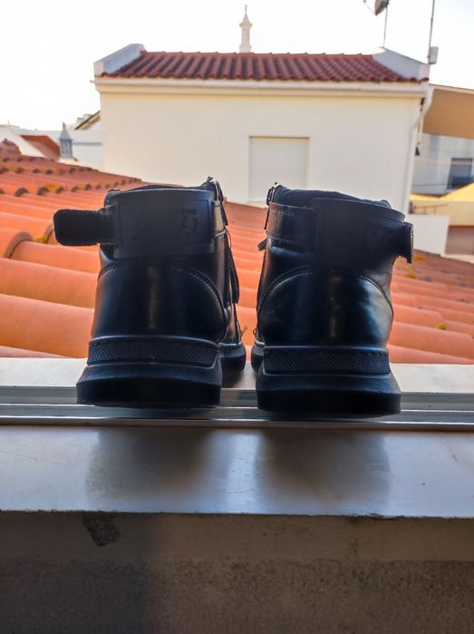 Botins  Estilo Militar como novas  Sola Pneu