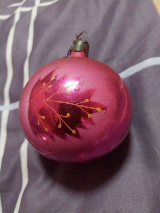 Іграшки- прикраси на ялинку скляні часів срср
