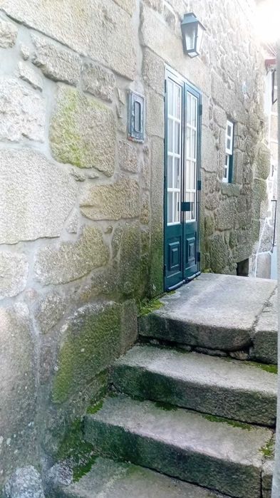 * Reservada * Moradia T2 em Casfreires