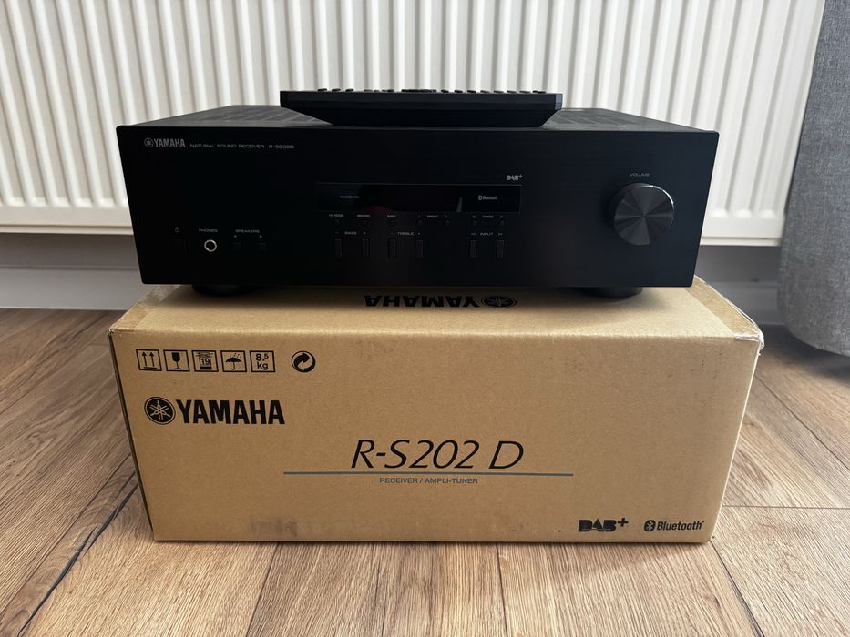 Amplituner YAMAHA R-S202D