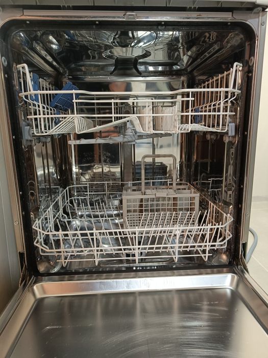Máquina de Lavar Louça Indesit DFG 26B1