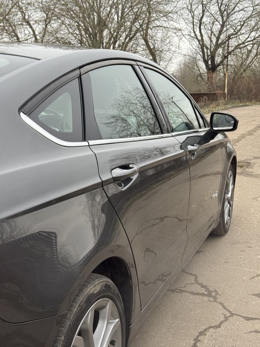 Ford Fusion 2017 рік 2.0 гібрид