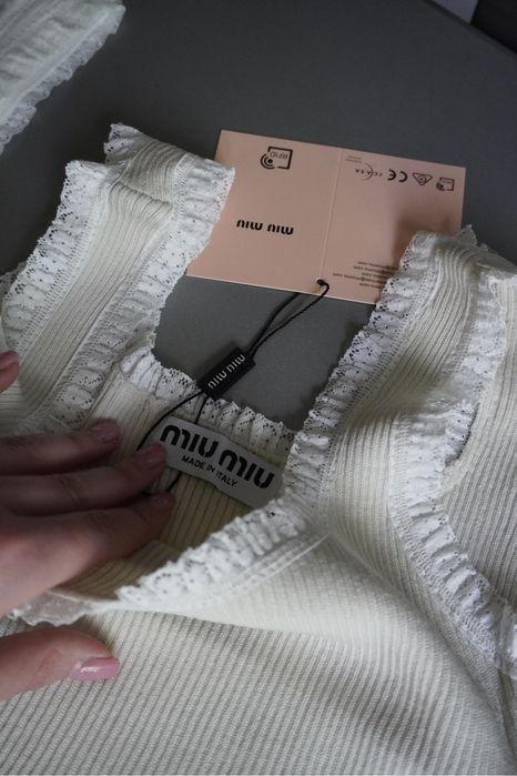 Майка Miu miu з мереживом , тренд 2026 року . Біла , бежева ,чорна . One size