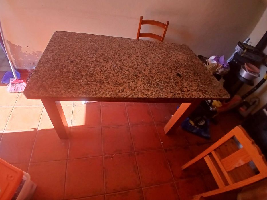 Mesa cozinha em bom estado