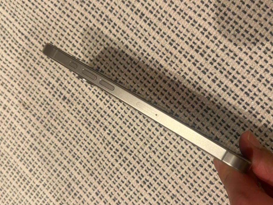 Iphone 15 pro max (sem um risco)