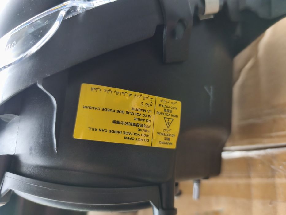 Mercedes E klasa W211 02-05r reflektor lampa lewy przód lewa Nowa Depo