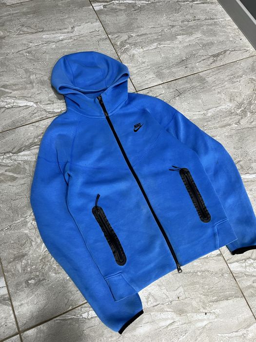 Продам Nike tech fleece  з нових колекцій в гарному стані