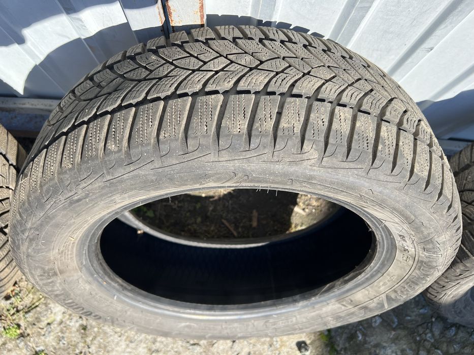 Зимова гума goodyear