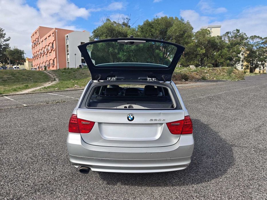 Vendo BMW 320d Touring xDrive, de 2008, de cor cinzenta, com 263.000 km. — photo 5