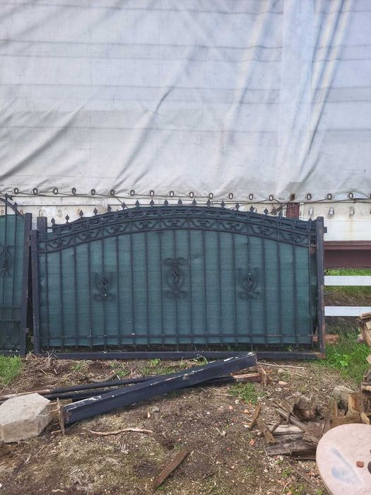 Brama kuta stalowa dwuskrzydłowa + furtka – solidna ozdobna