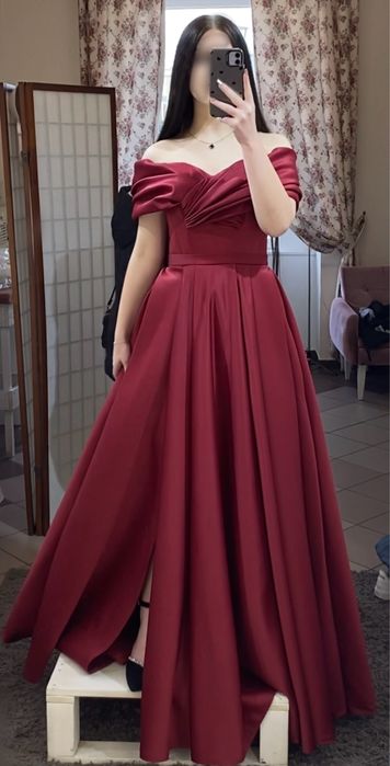 Випускна сукня__