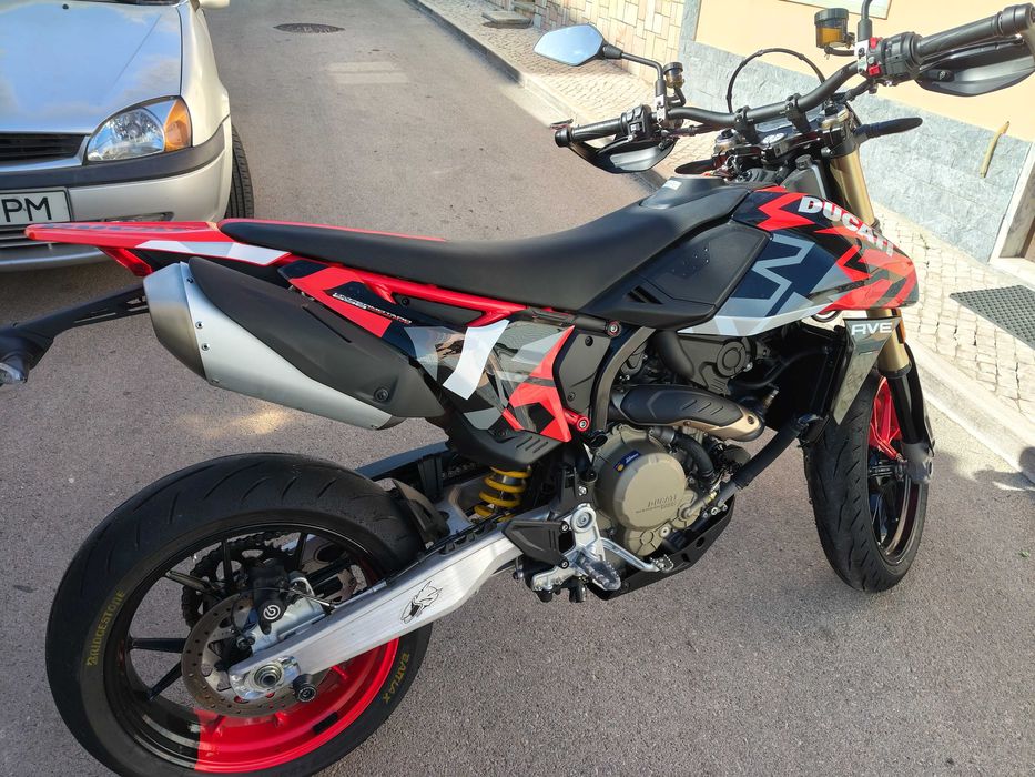 Ducati Hypermotard 698