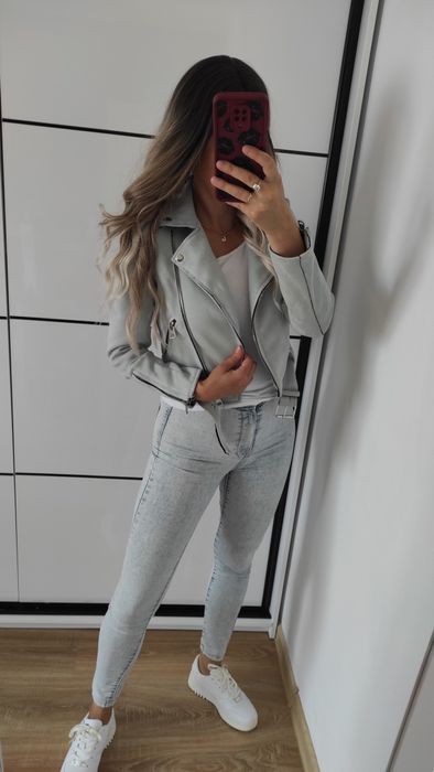 Krótka kurtka zamszowa z paskiem