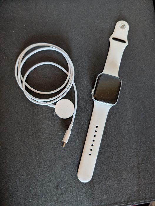Apple Watch 4, 44mm, відмінний стан