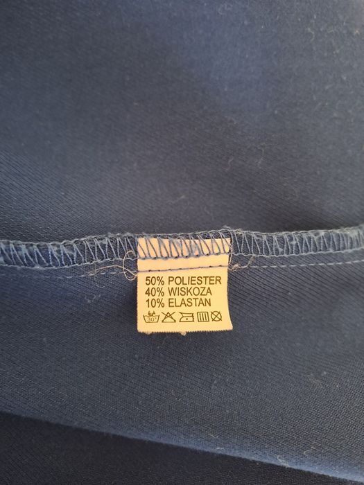 Piękna chabrowa sukienka