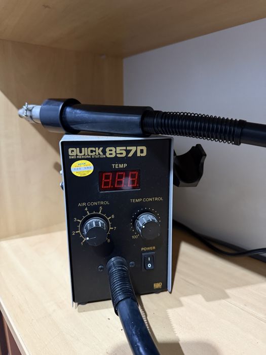 Паяльна станція Quick 857D