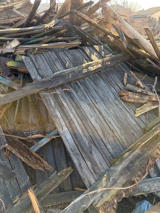 Дрова від старого забору. Самовивіз