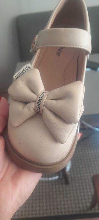 Продам черевички для дівчинки