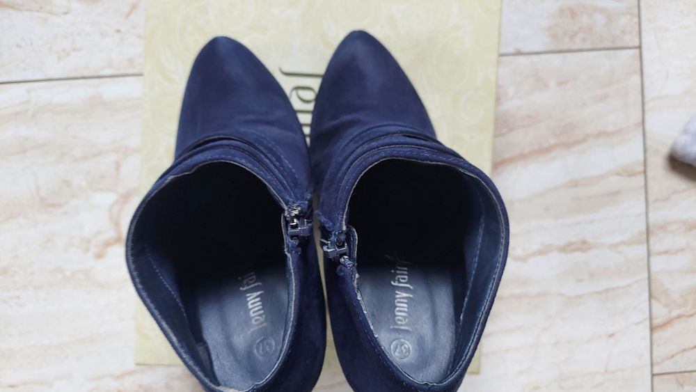 Sprzedam botki rozmiar 37