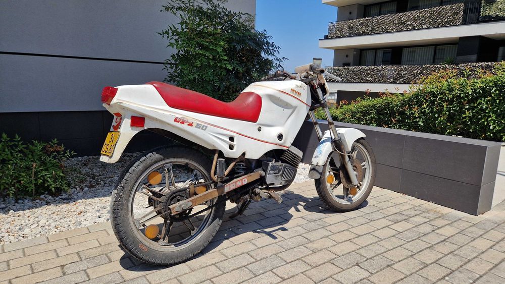 Motas antigas MVM-GP1 e Zundapp