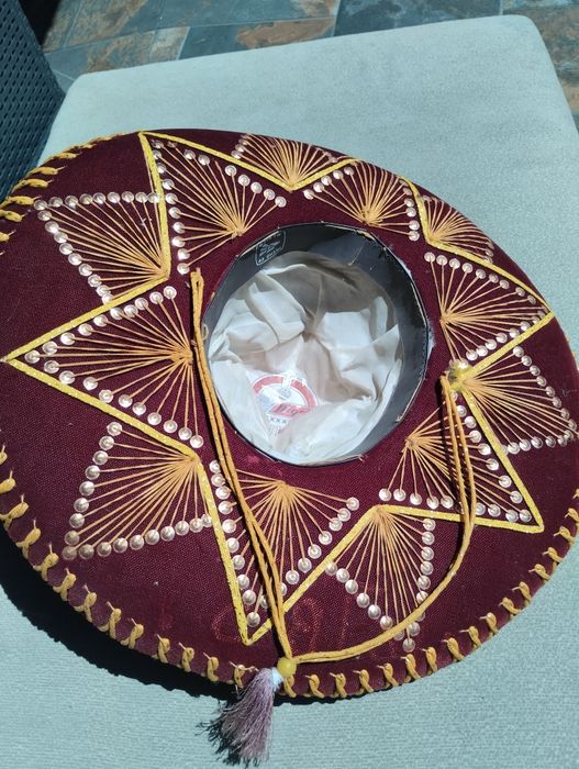 Chapéu mexicano com 47 cm de diâmetro