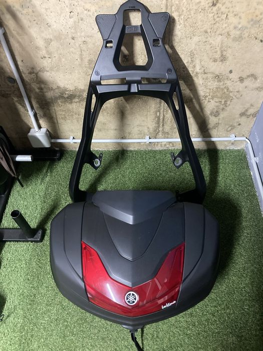 Top case yamaha 50L (2 capacetes)