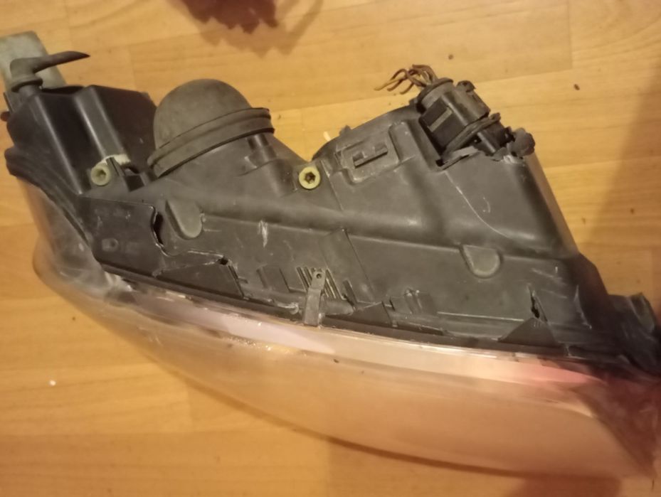 Lampy z silniczkami  przednie pasat 1.9 tdi2003