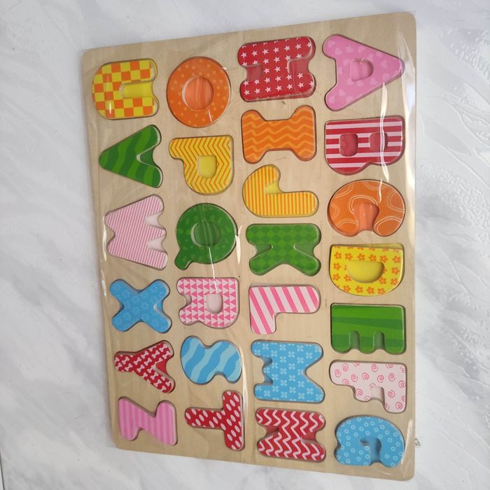 Puzzles educativos em madeira