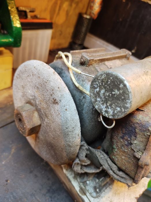 Продам точило з німецьким двигуном .