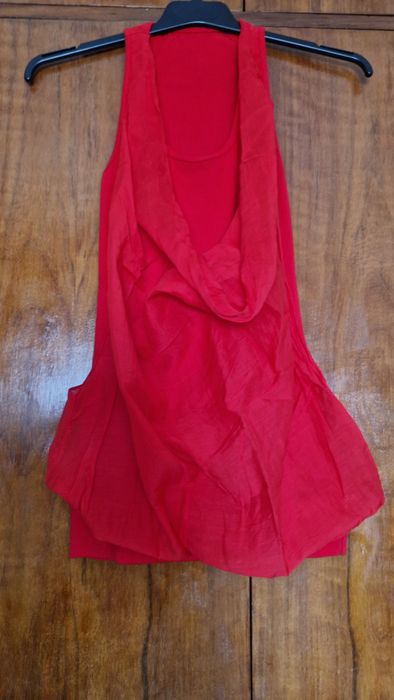 T-shirt vermelha tamanho S