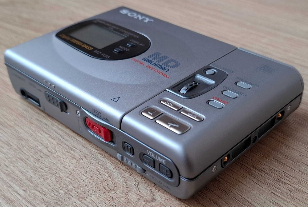 Sony MZ-R35 + akcesoria