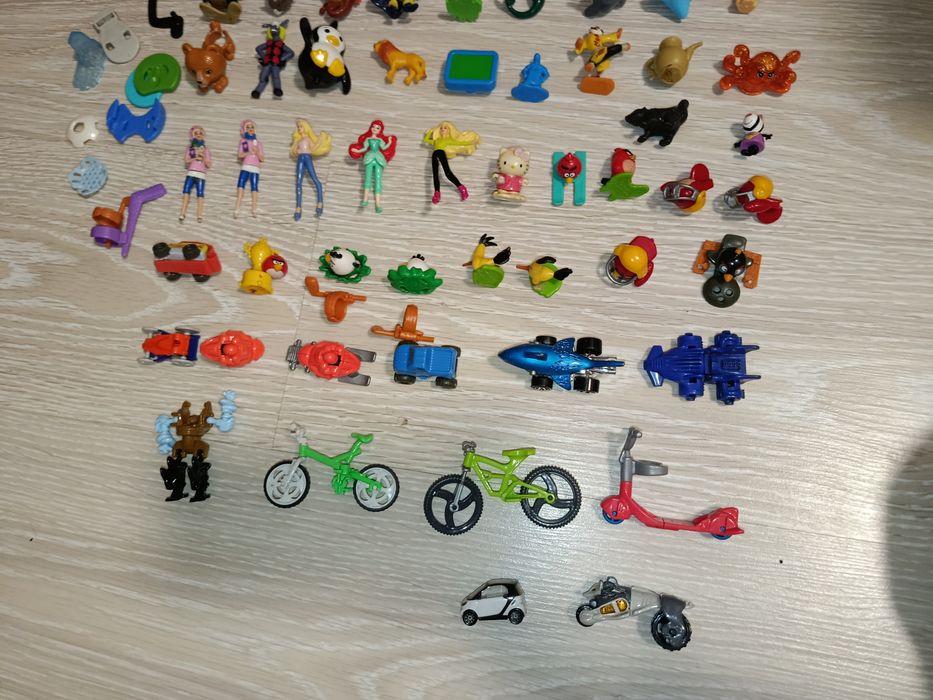 Велика колекція іграшок Kinder Surprise та інших серій (понад 100 шт.)