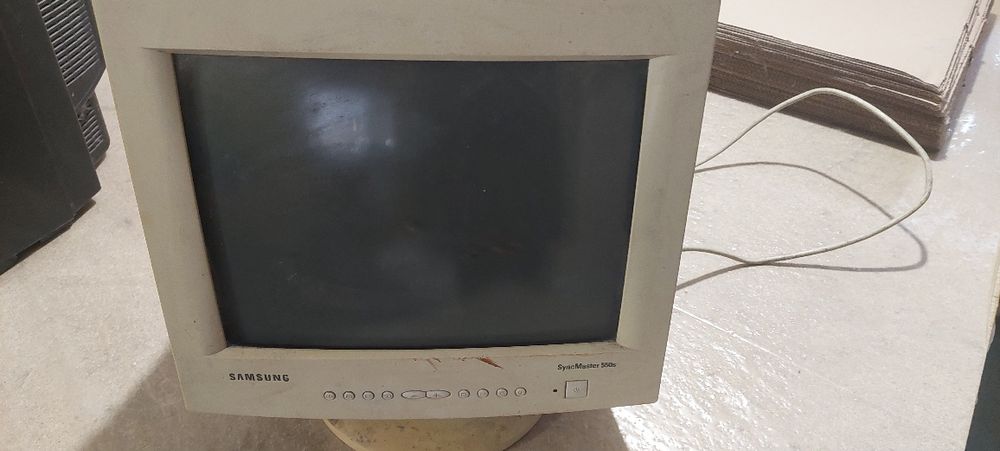 Монітори Samsung  35 см діагональ