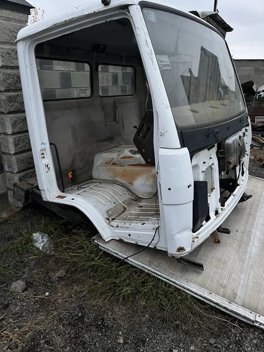 Кабіна мерседес 814