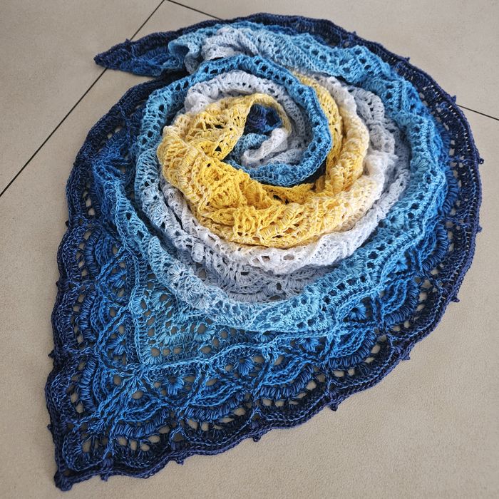 Chusta robiona na szydełku rękodzieło Handmade idealna na prezent