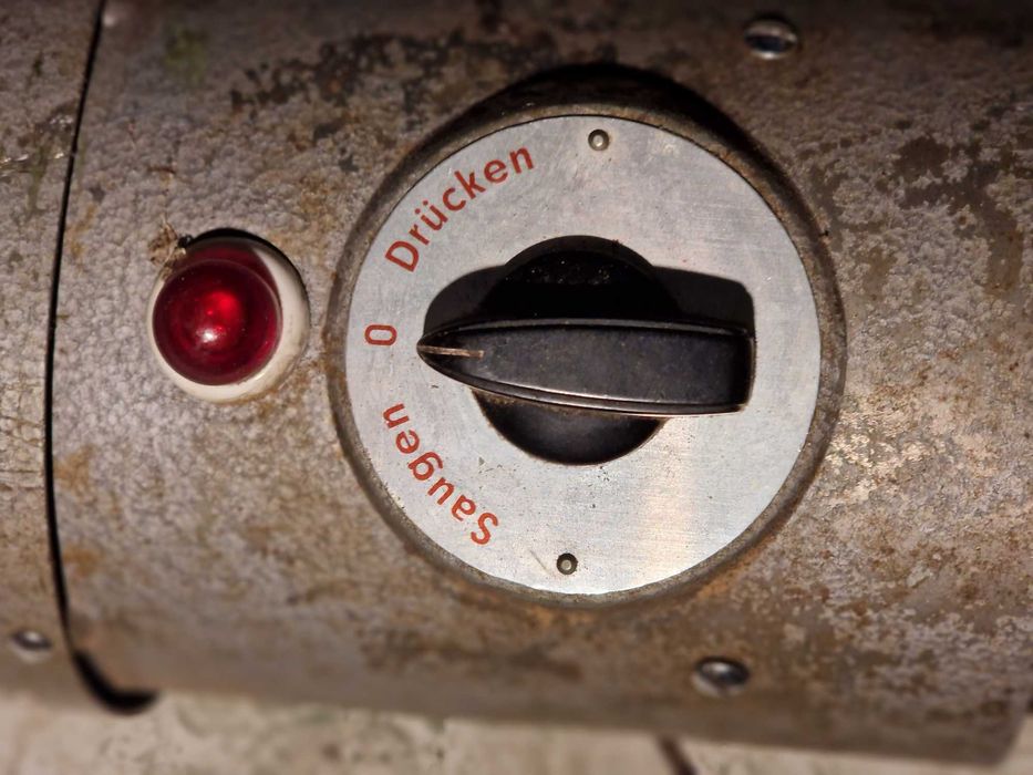 silnik bezszczotkowy z wyłacznikiem i mocowaniem silnika i napędu