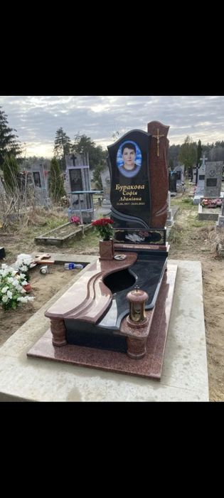 Пам'ятники з граніту