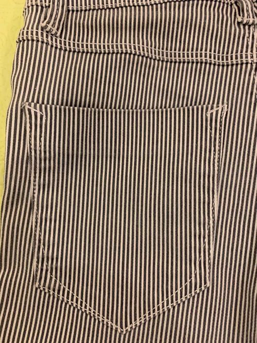 Calças riscas Stradivarius