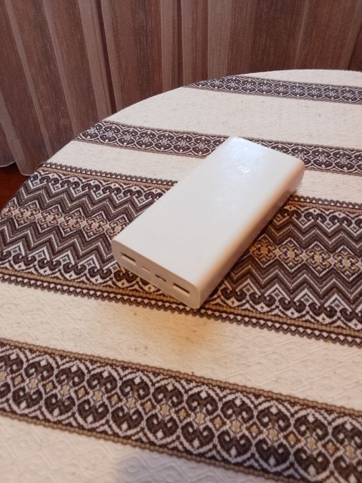 Повер банк  ml 20000 робочій.