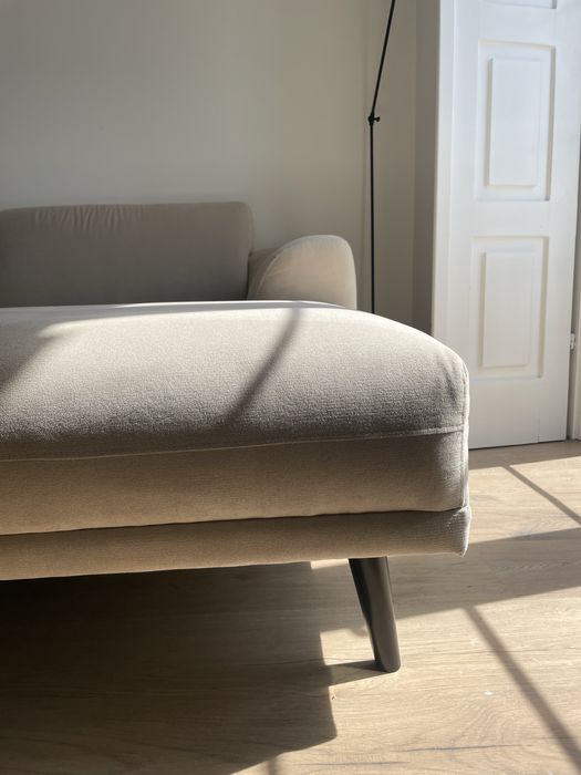 Sofá com chaise-longue