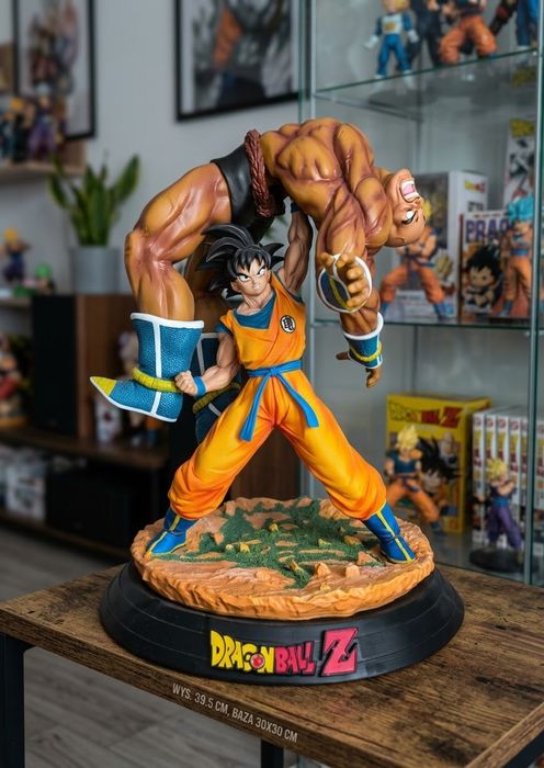 Duża Figurka Dragon Ball Z – Goku vs Nappa (Wysokość 39,5 cm) / Statuetka