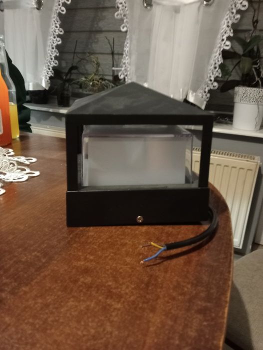 Lampa na słupek światło białe