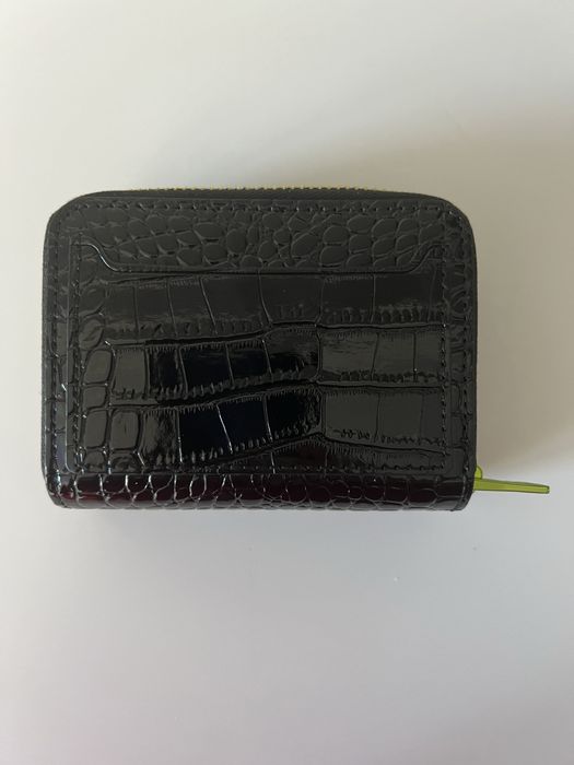 Carteira ByL preta (efeito pele de crocodilo)