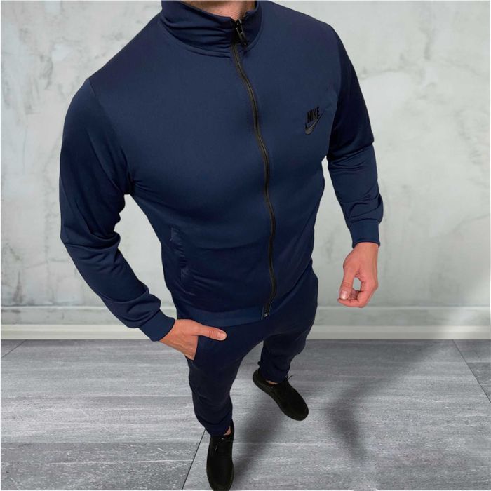 Cпортивний чоловічий костюм без капюшону Nike