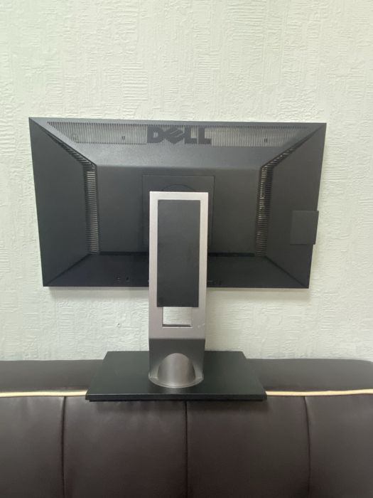 Монітор Dell P2211HT