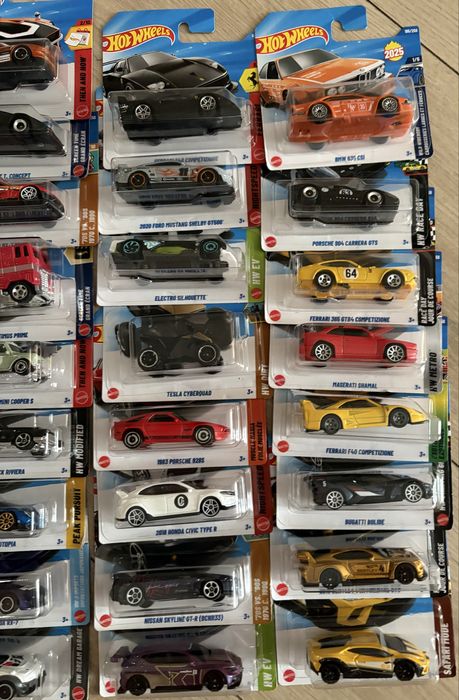 Hot wheels audi rs6, ferrari