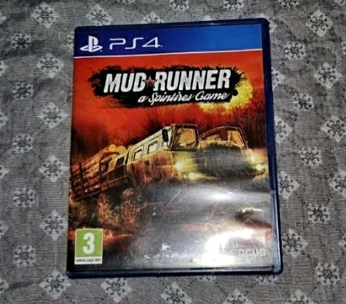 PS4 + Fones + 2 jogos