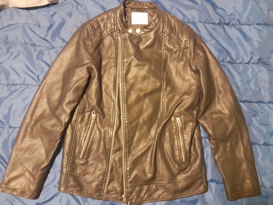 Casaco de couro preto