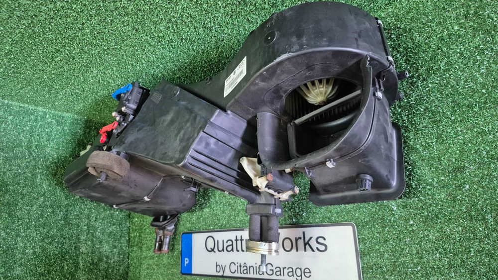 Caixa Sofagem Ar Condicionado Audi A4 B5 8D Ref. 8D1.820005J Original